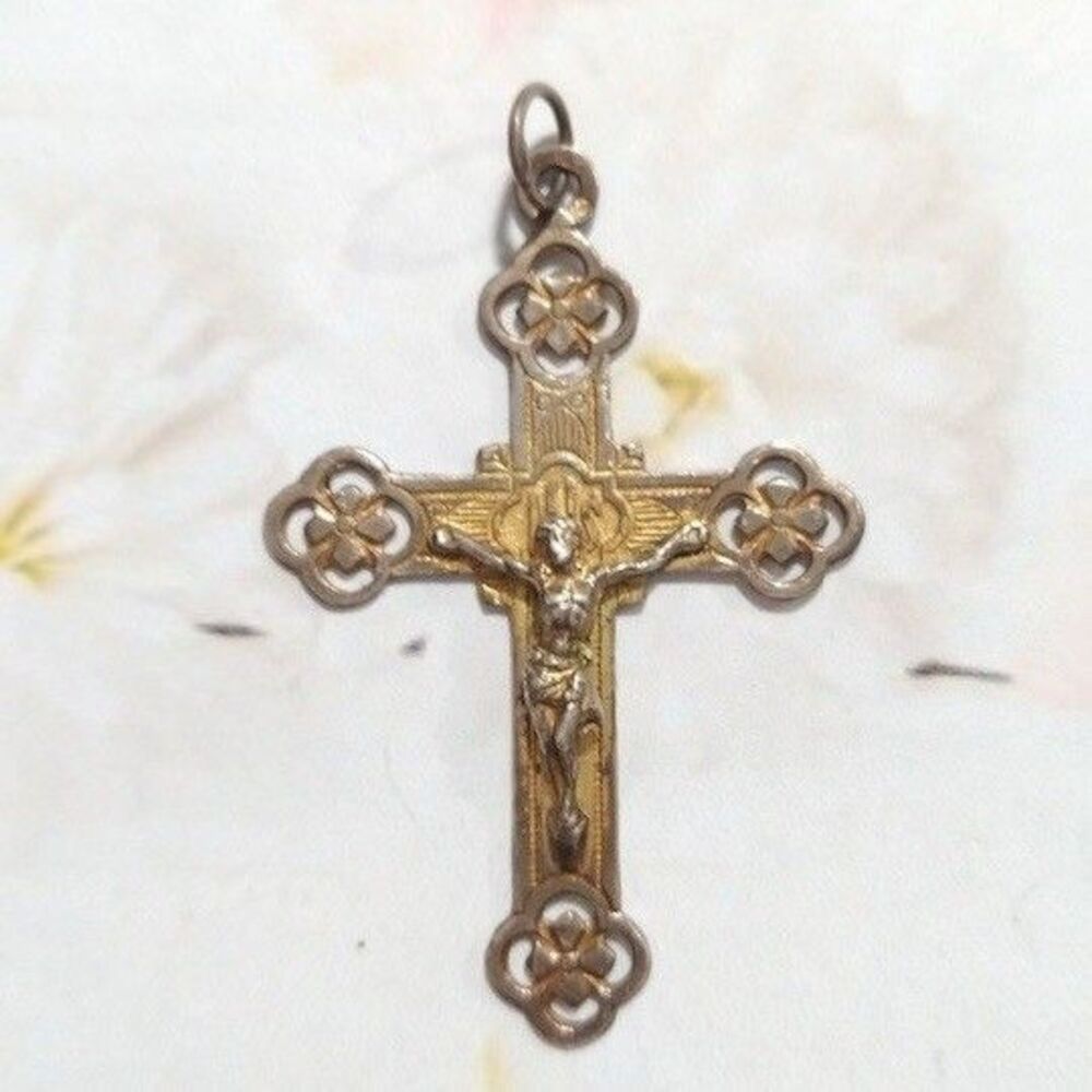 Vintage Gold Tone Crucifix Cross Pendant Filigree Clover Ends Unisex